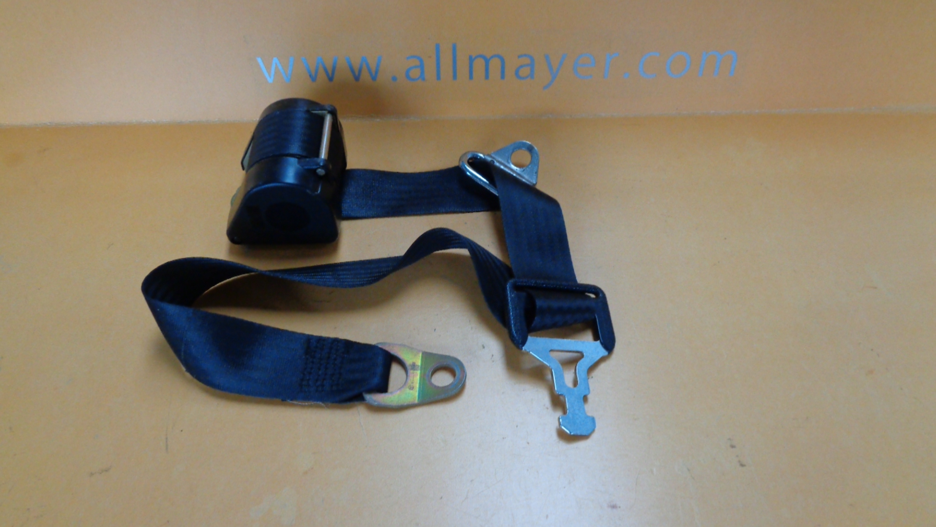 Sicherheitsgurt vorne links oder rechts für Mercedes W123 – Bild 2