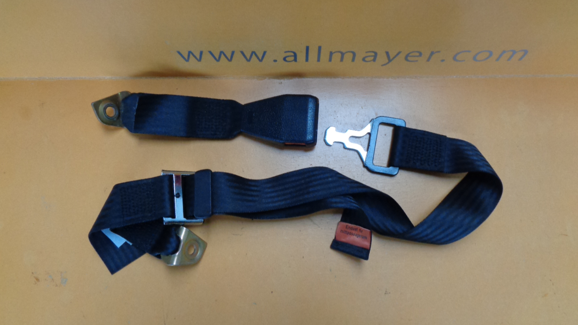 Sicherheitsgurt hinten mitte für Mercedes W123 – Bild 2