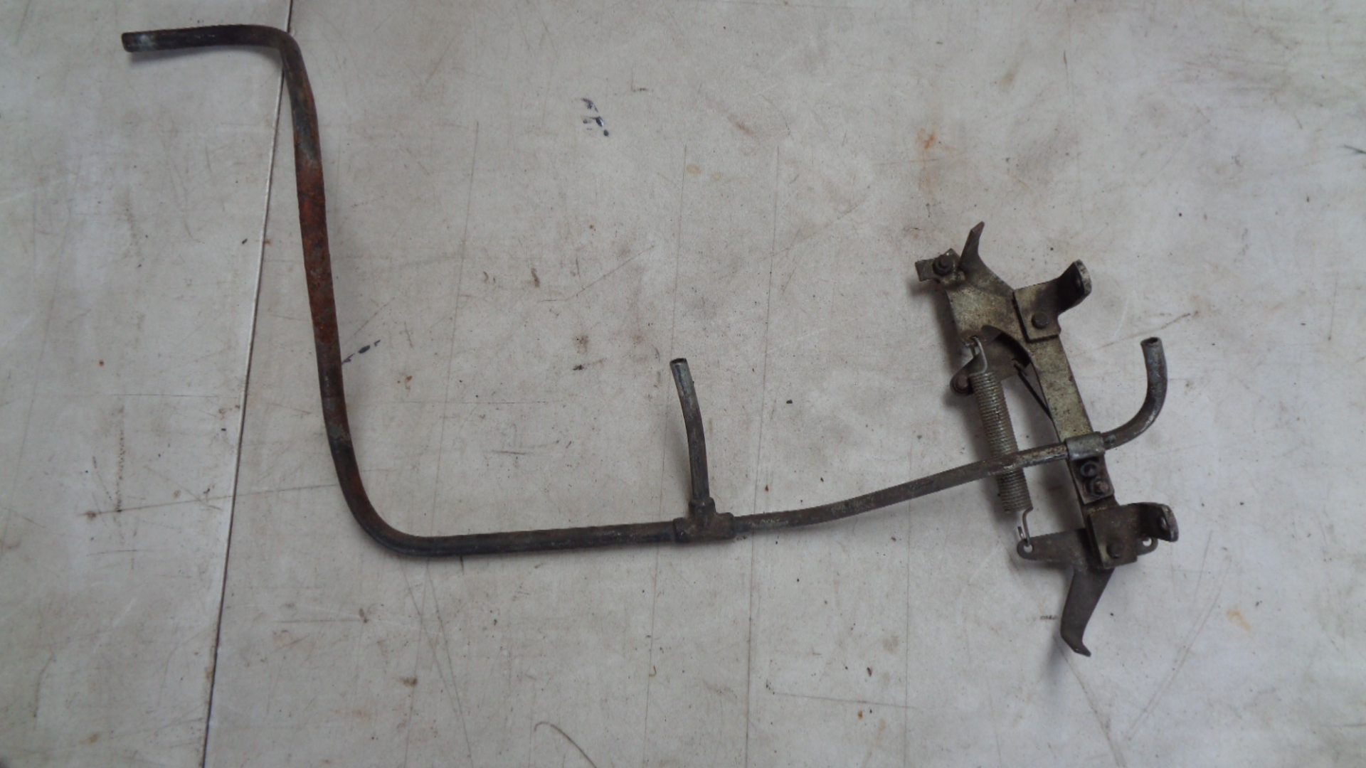 Lagerbock für Heißstarterzug für Mercedes 190 SL – Bild 4