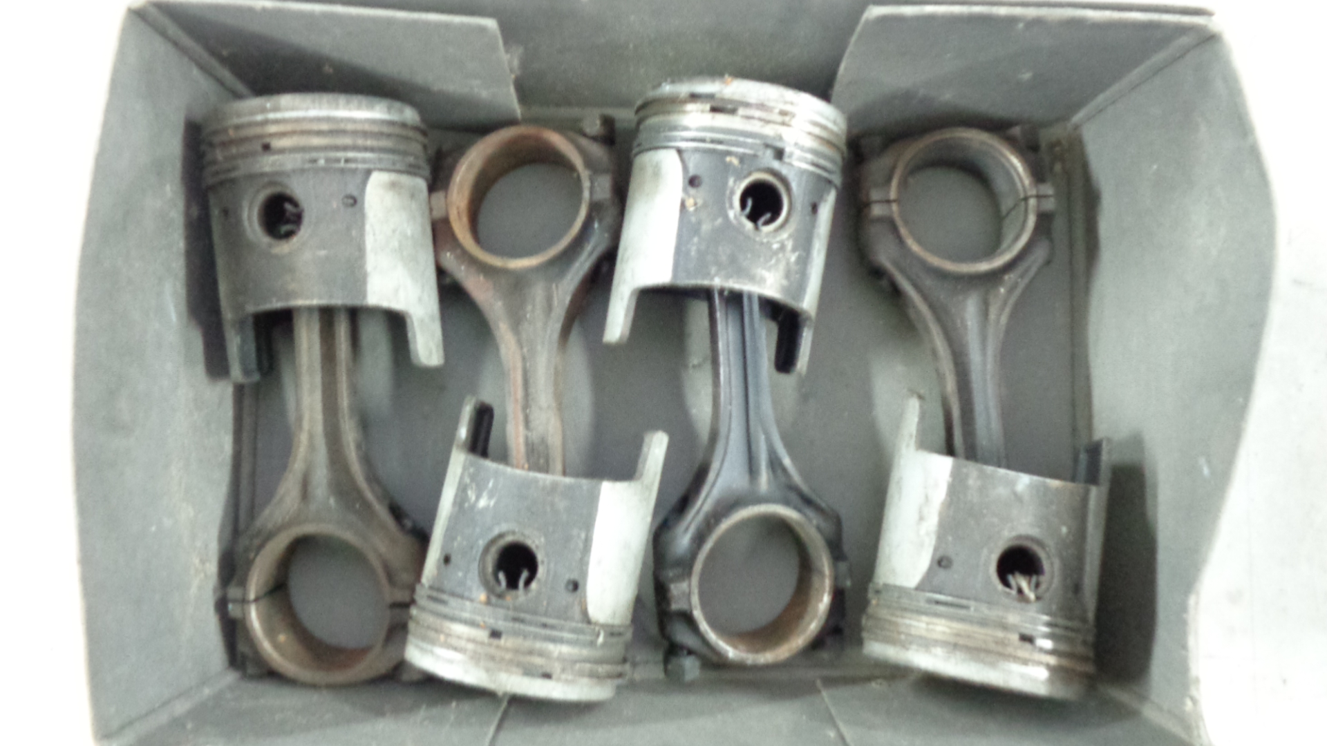 Kolben mit Pleuelstangen für Mercedes Ponton 190 usw. – Bild 3