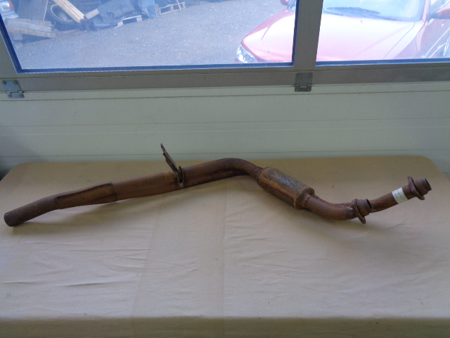 Auspuffrohr mit Topf ab Krümmer für einen Mercedes?