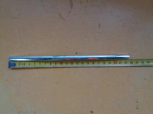 Zierstab längs für Kühlergrill, Mercedes W124 – Bild 3