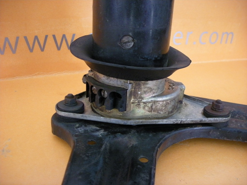 Wischermotor mit Halter und Wischergetriebe für Mercedes 180 Ponton – Bild 2