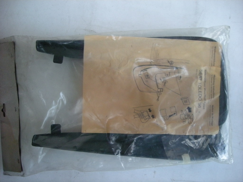 Schmutzfänger vorne für Seat Toledo 96- – Bild 2